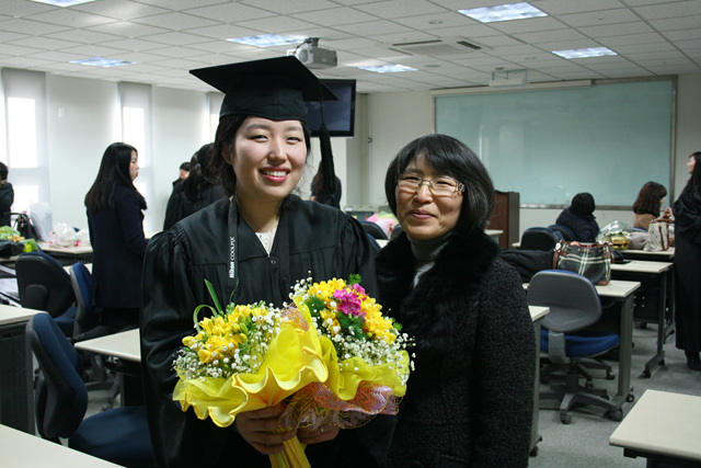 IMG_3099.jpg : 2012. 02. 16 나래, 선미 졸업식