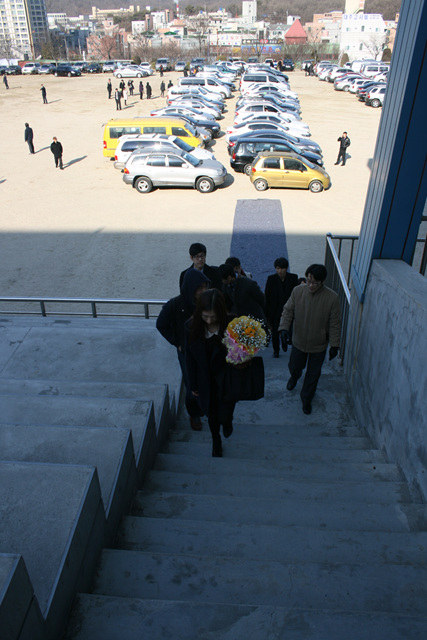 IMG_2935.jpg : 2012. 02. 16 나래, 선미 졸업식
