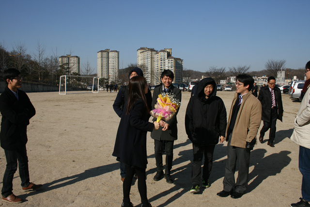 IMG_2928.jpg : 2012. 02. 16 나래, 선미 졸업식