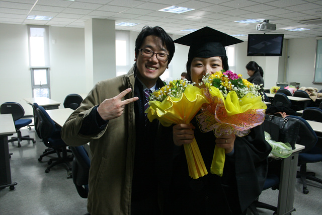 IMG_3090.jpg : 2012. 02. 16 나래, 선미 졸업식