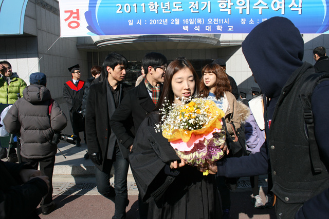 IMG_2957.jpg : 2012. 02. 16 나래, 선미 졸업식