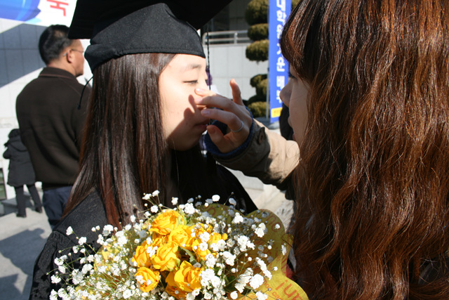 IMG_2971.jpg : 2012. 02. 16 나래, 선미 졸업식
