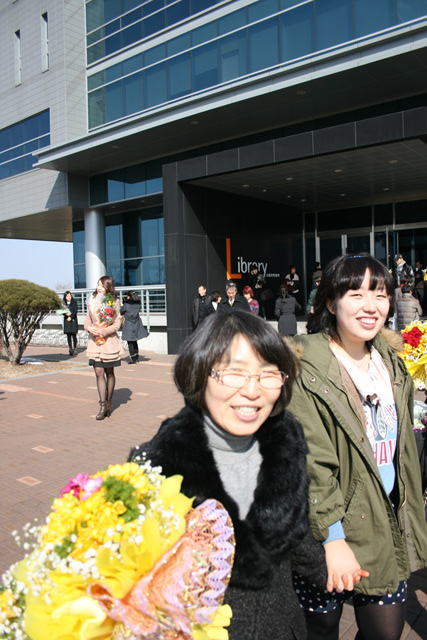IMG_3208.jpg : 2012. 02. 16 나래, 선미 졸업식