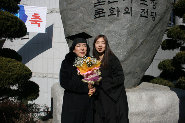 IMG_2991.jpg : 2012. 02. 16 나래, 선미 졸업식